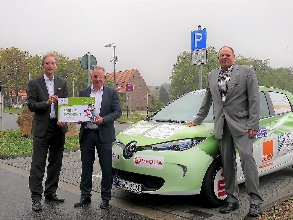 (v. l. n. r.) Christoph Langel (Geschäftsführung WEP), Stephan Pusch (Landrat Kreis Heinsberg), Bernd Jansen (Bürgermeister Stadt Hückelhoven) Foto: hewi